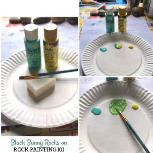 Paint a beautiful gradient background onto your rocks. These are perfect for kindness rocks and sunsets! #gradient #basecoat #rocks #rockpainting #howtopaintrocks #stonepainting #rockpainting101