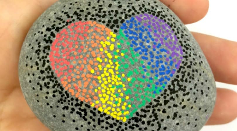 How to make a beautiful rainbow pointillism hearts on rocks