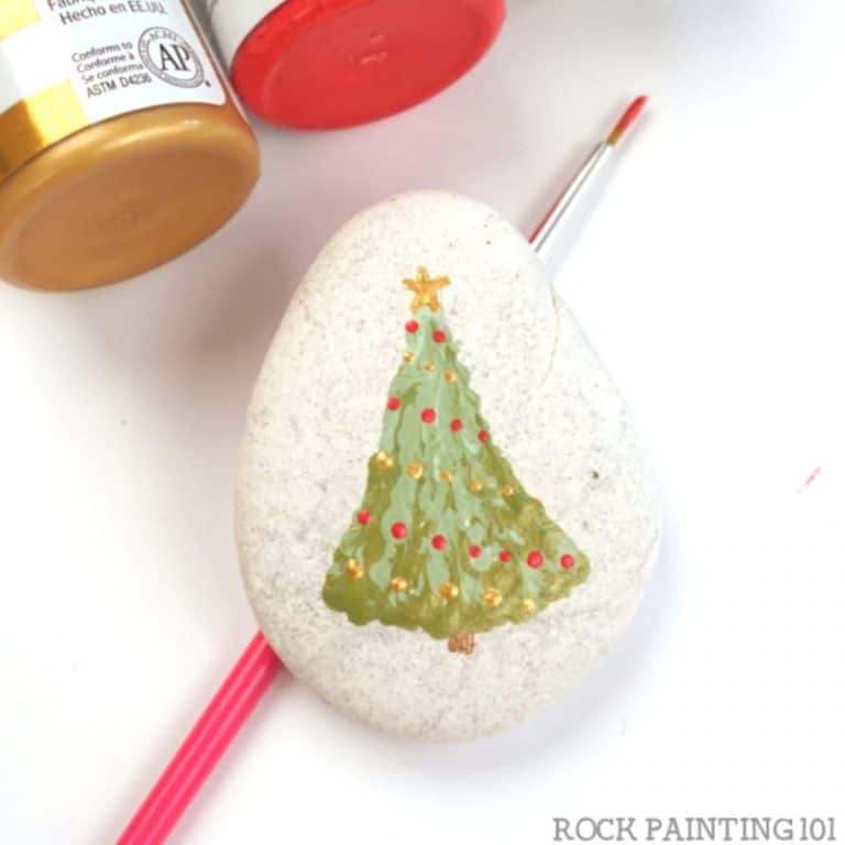 10 Painted Christmas Trees on rocks - Easy Designs for Beginners - Rock ...